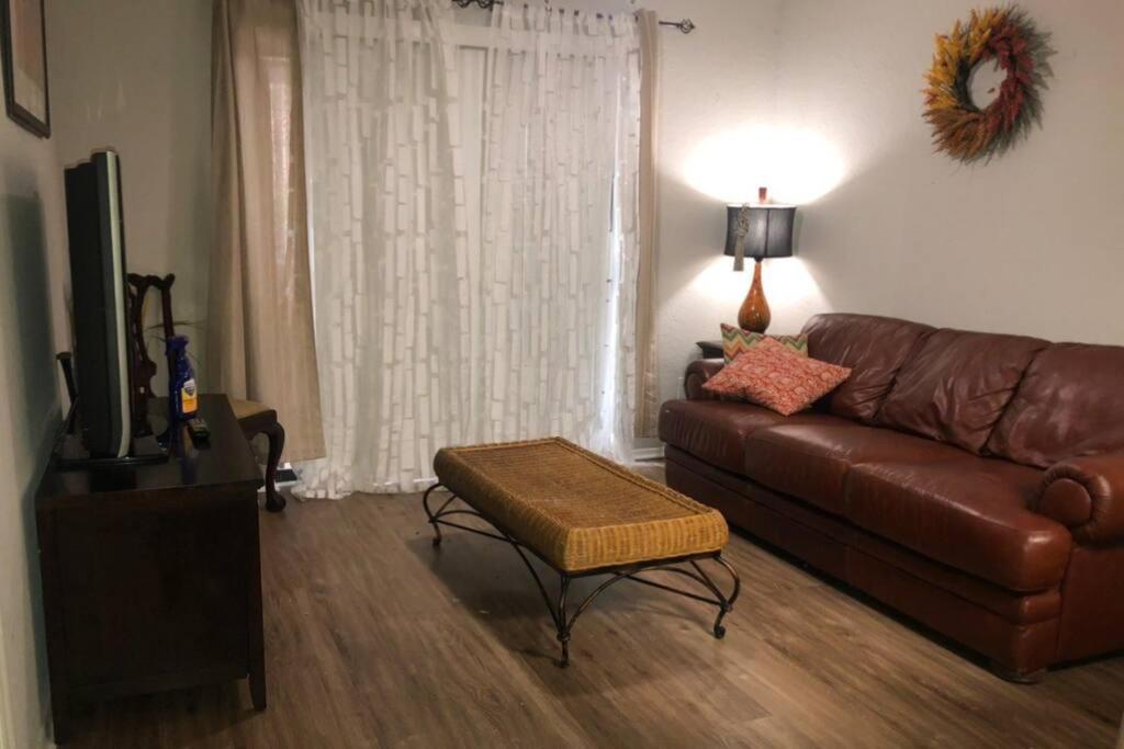 Lovely 1-Bedroom Rental Space With Free Parking Charlotte Exterior photo